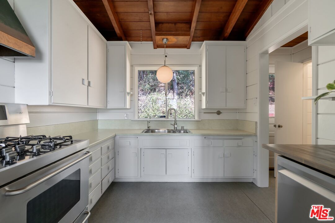 2185 Ponet Dr