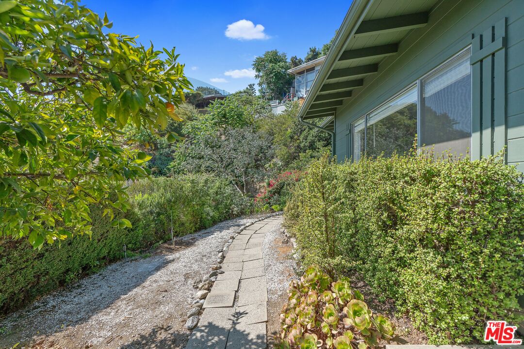 2185 Ponet Dr