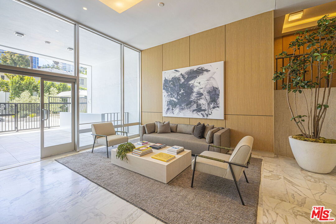 999 N Doheny Dr Unit: 307