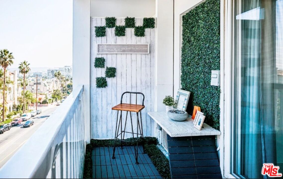 999 N Doheny Dr Unit: 307