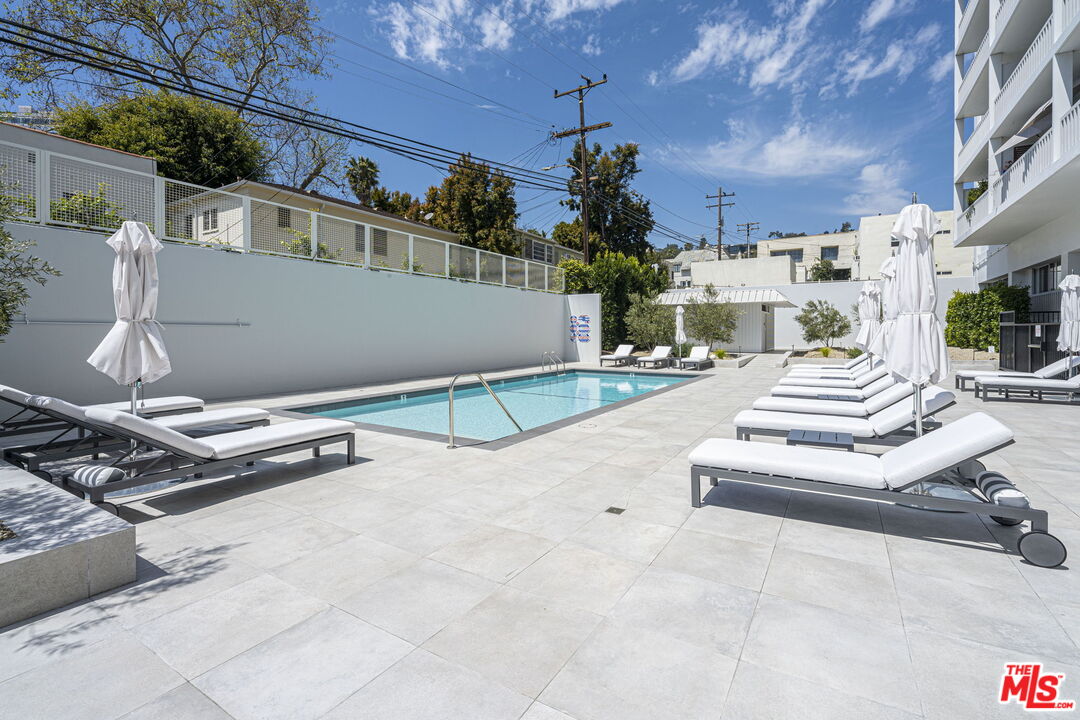 999 N Doheny Dr Unit: 307