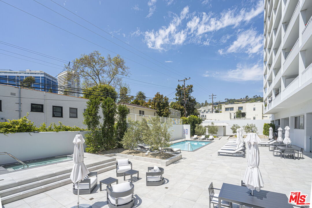 999 N Doheny Dr Unit: 307