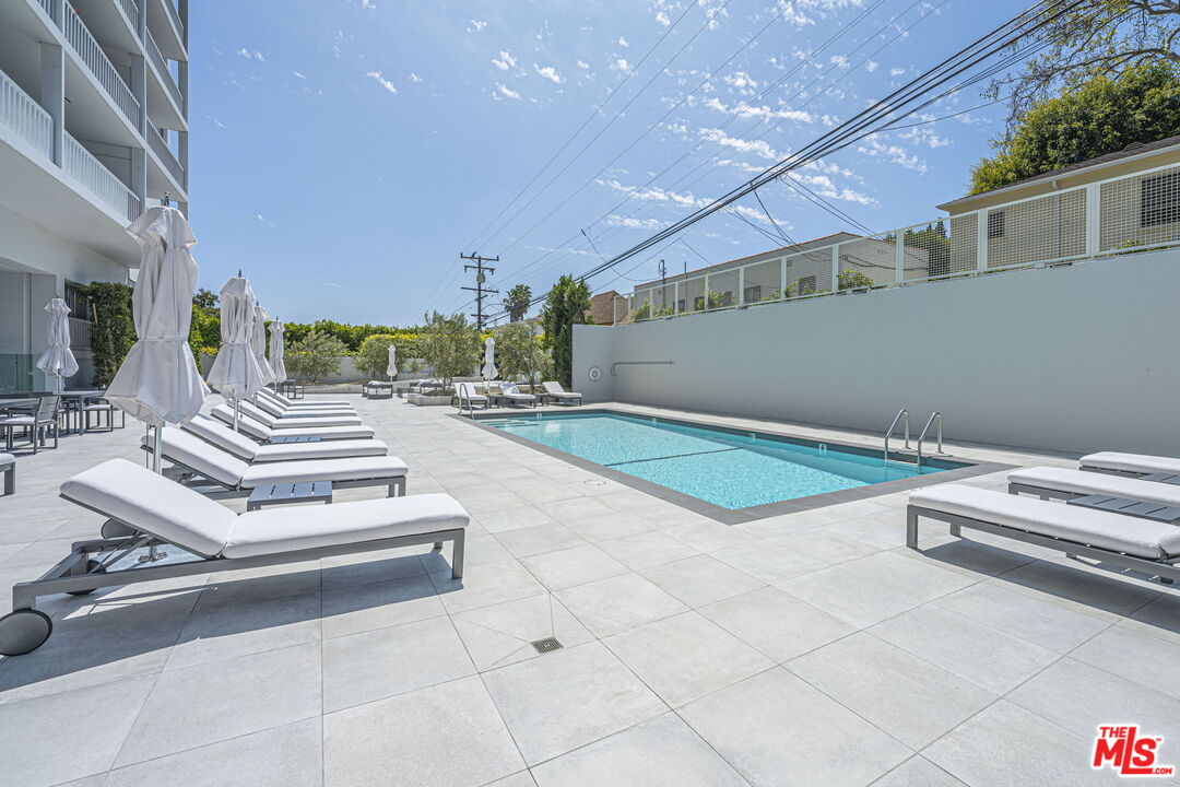 999 N Doheny Dr Unit: 307