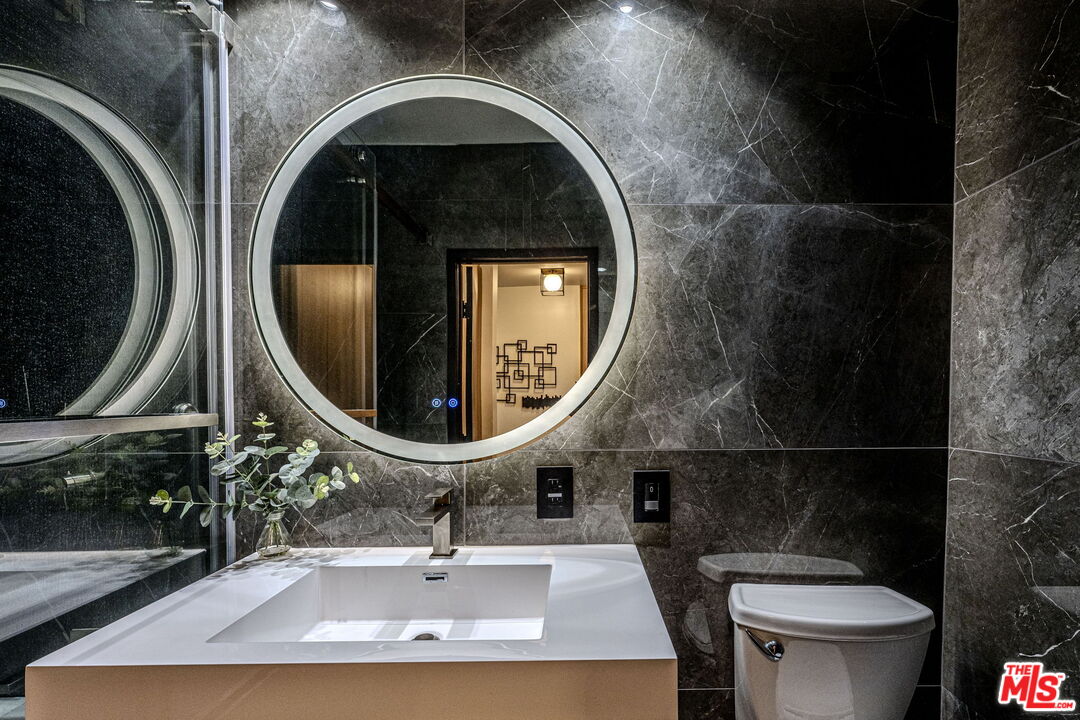 999 N Doheny Dr Unit: 307