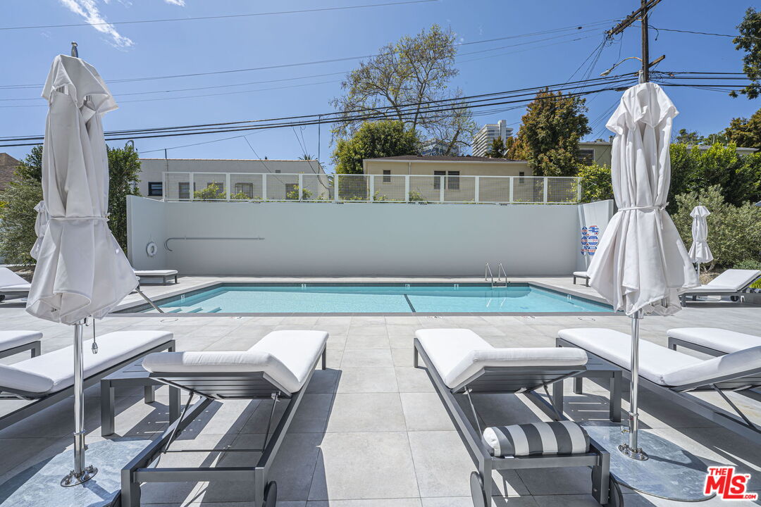 999 N Doheny Dr Unit: 307