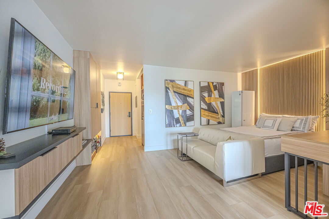 999 N Doheny Dr Unit: 307