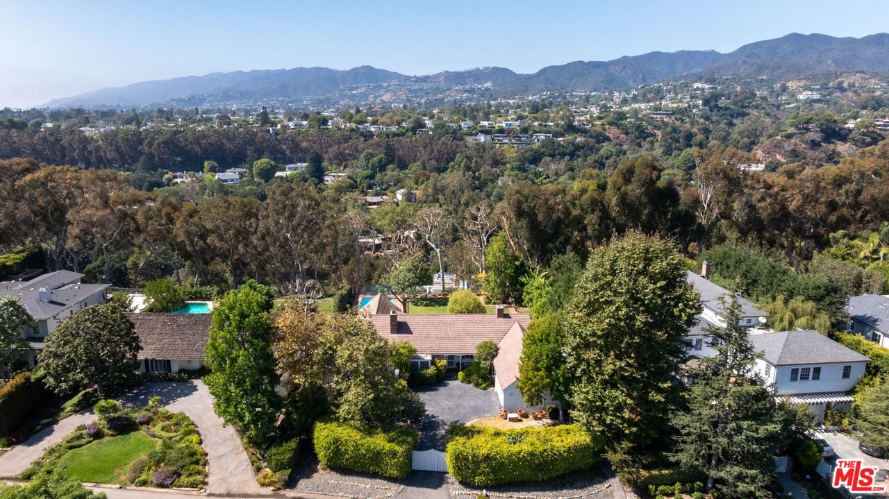 765 Amalfi Dr, Pacific Palisades
