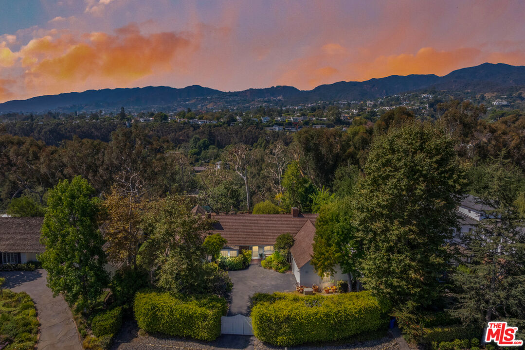 765 Amalfi Dr, Pacific Palisades