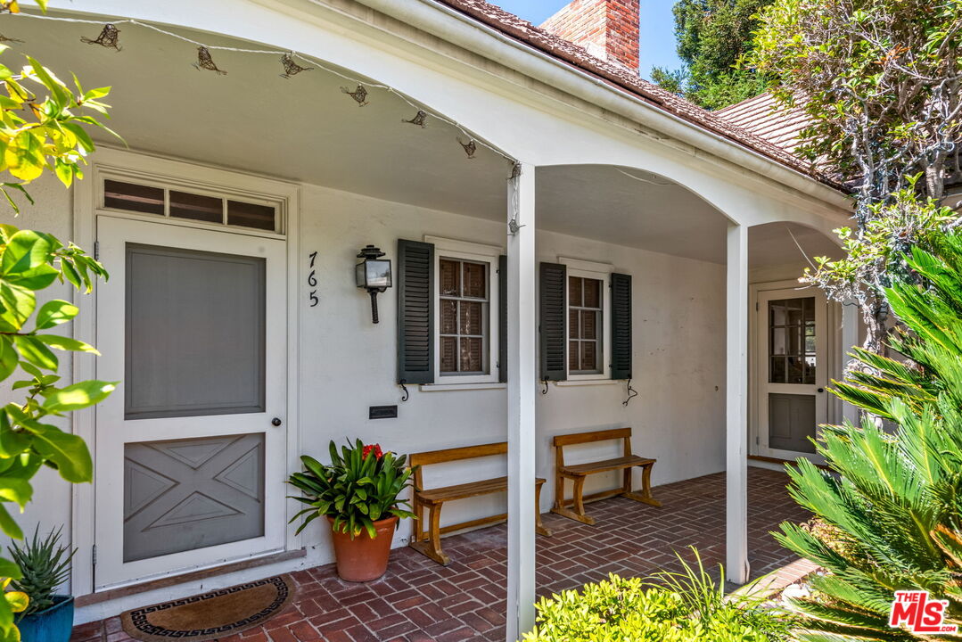 765 Amalfi Dr, Pacific Palisades