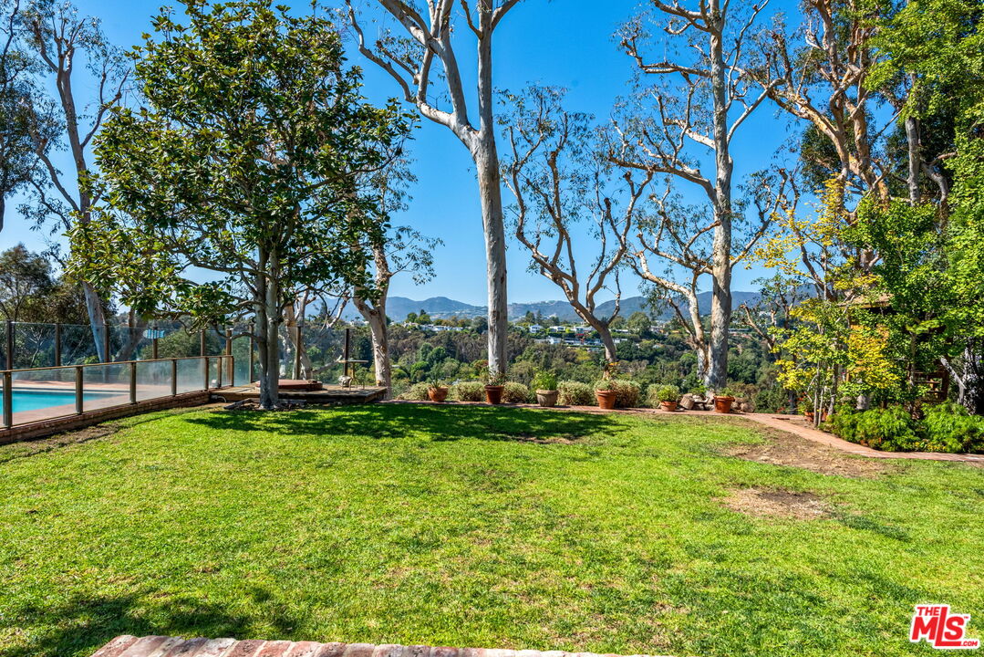 765 Amalfi Dr, Pacific Palisades