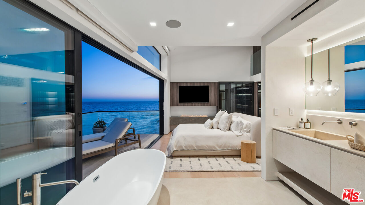 18954 Pacific Coast Highway, Malibu