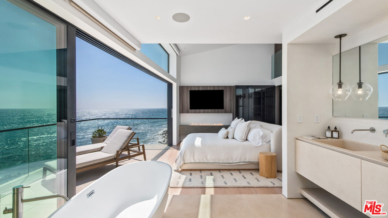 18954 Pacific Coast Highway, Malibu