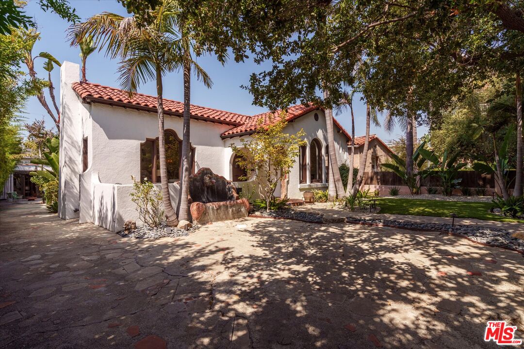 853 Hauser Blvd