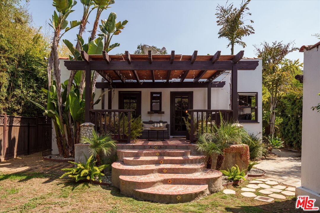 853 Hauser Blvd