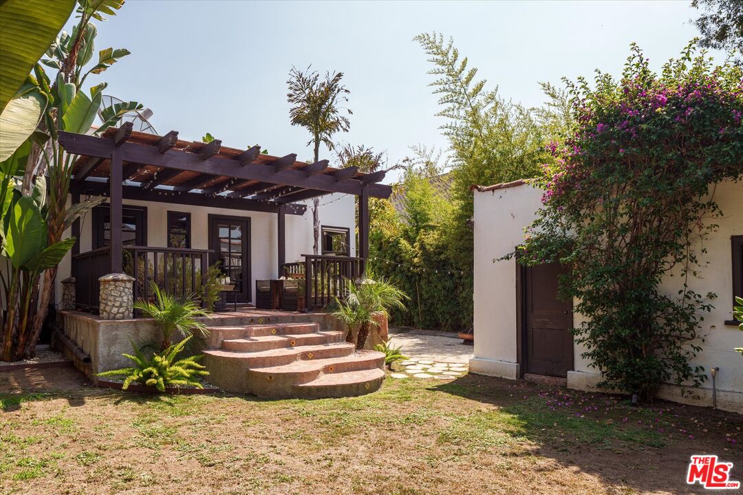 853 Hauser Blvd