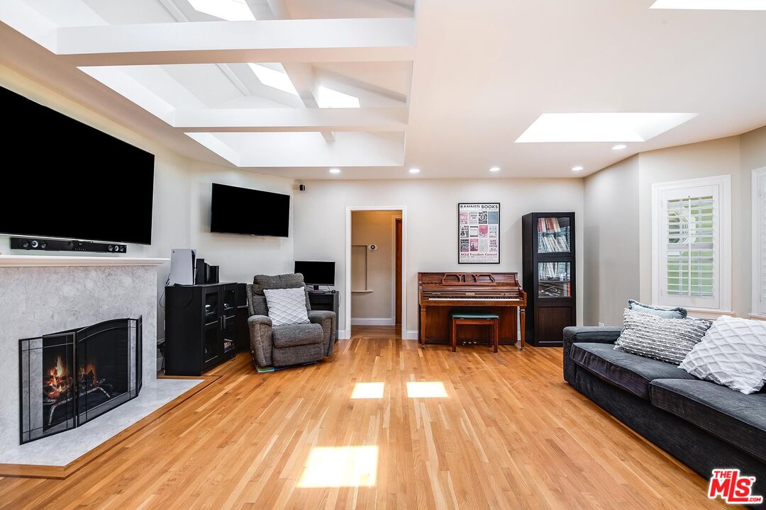 2424 Prospect Ave, Montrose
