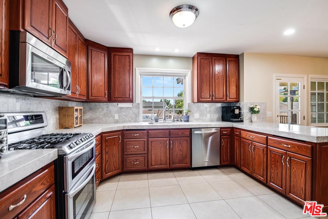 2424 Prospect Ave, Montrose