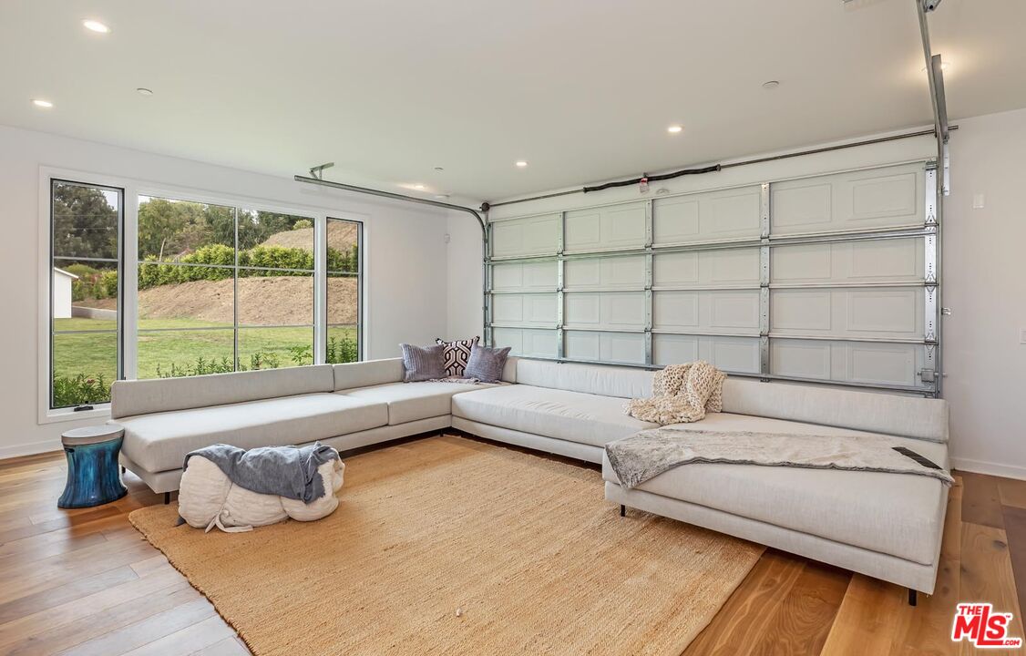 5916 Bonsall Dr, Malibu