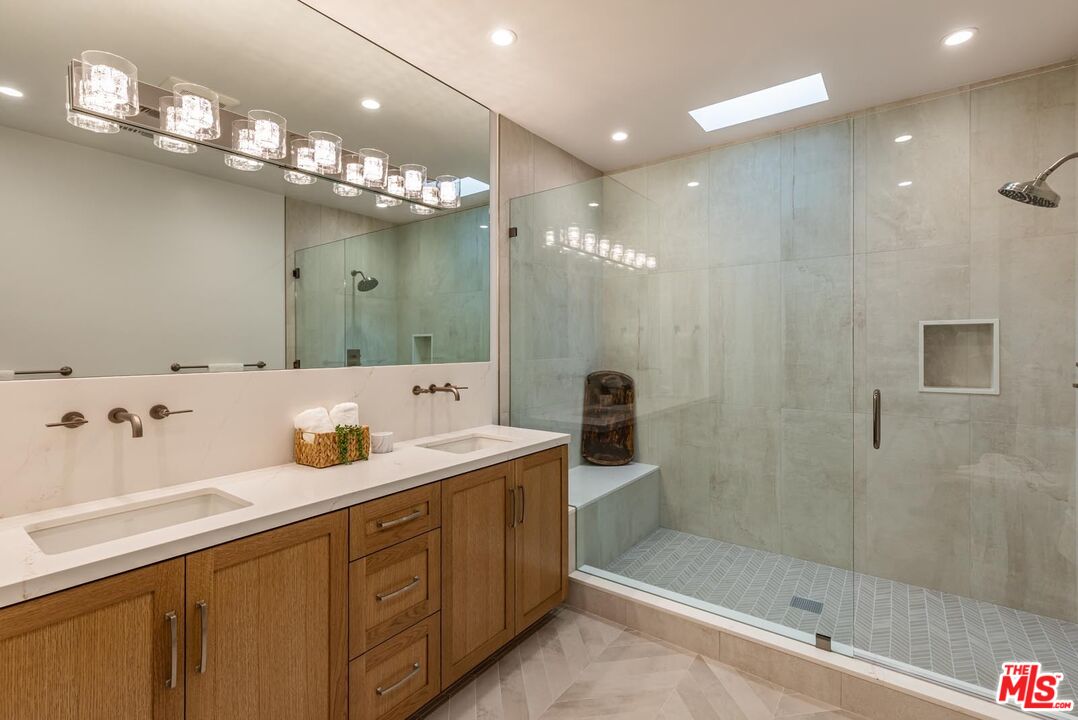 5916 Bonsall Dr, Malibu