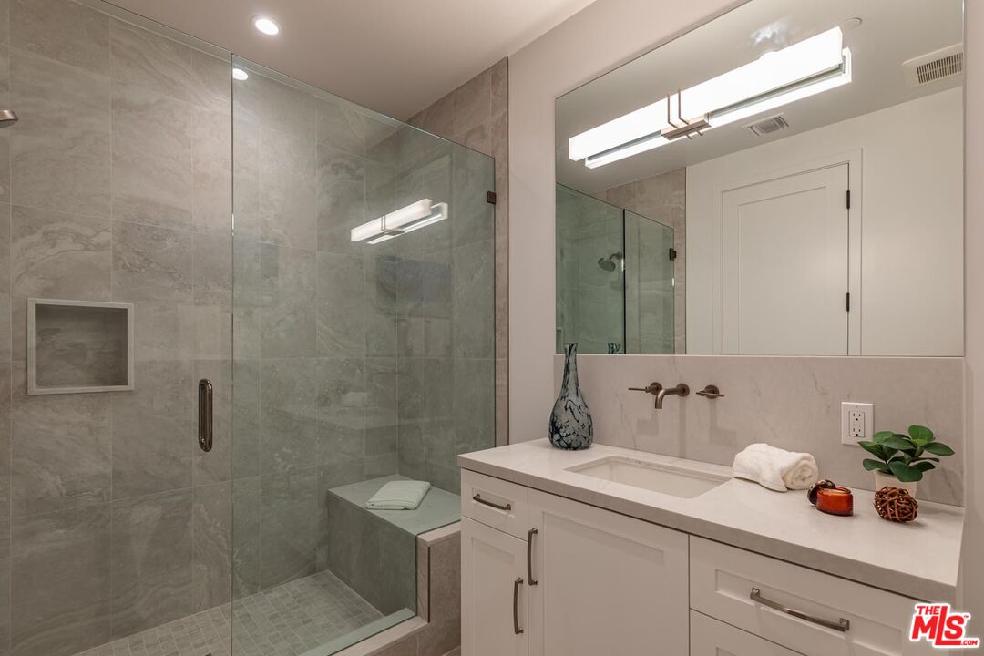 5916 Bonsall Dr, Malibu