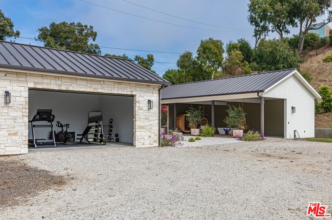 5916 Bonsall Dr, Malibu