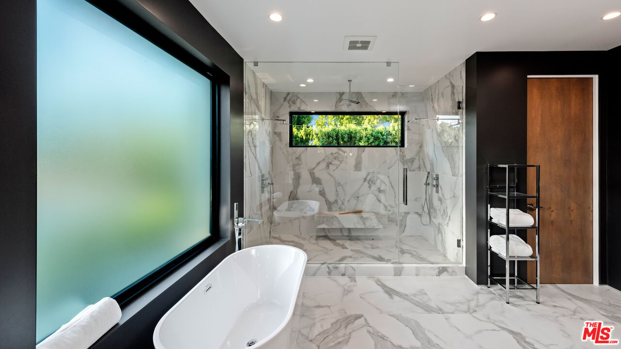 10453 Whipple St, Toluca Lake