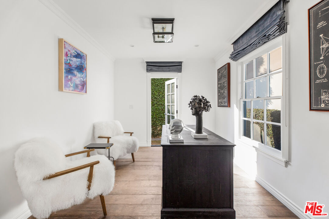 133 S Roxbury Dr Unit: A