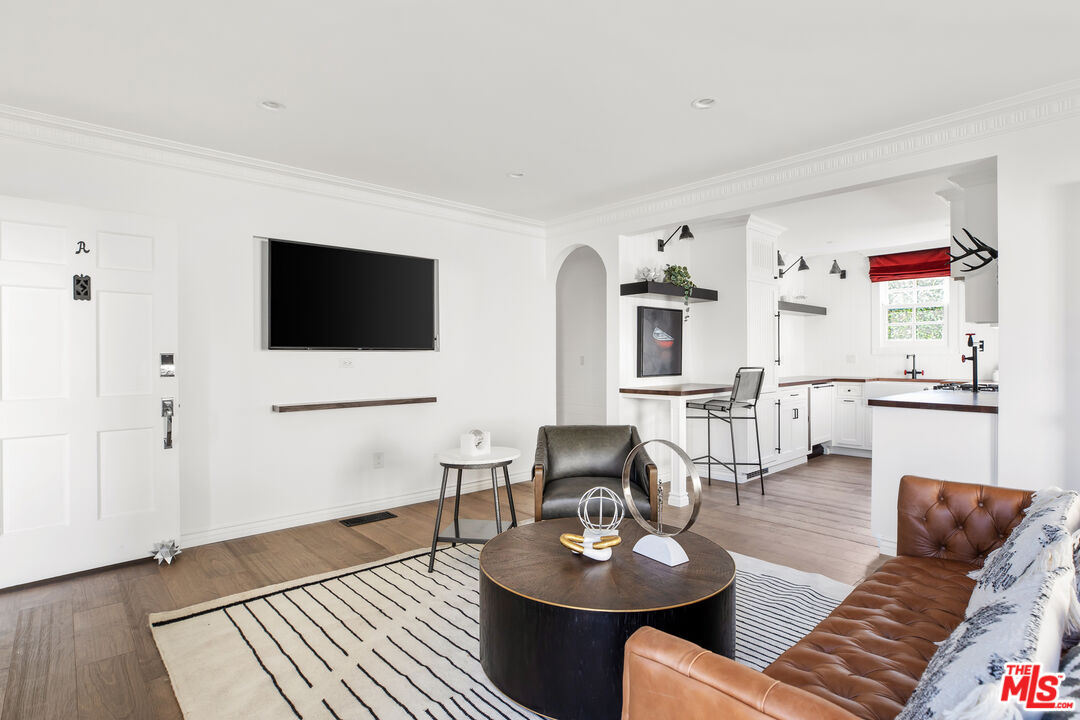 133 S Roxbury Dr Unit: A