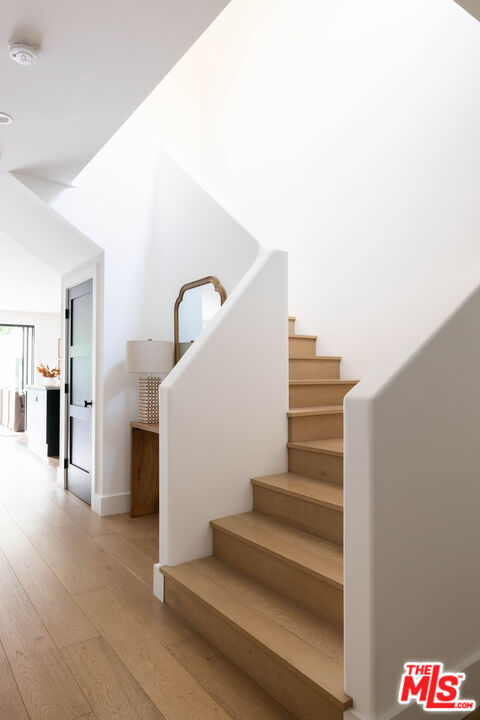 113 N La Jolla Ave