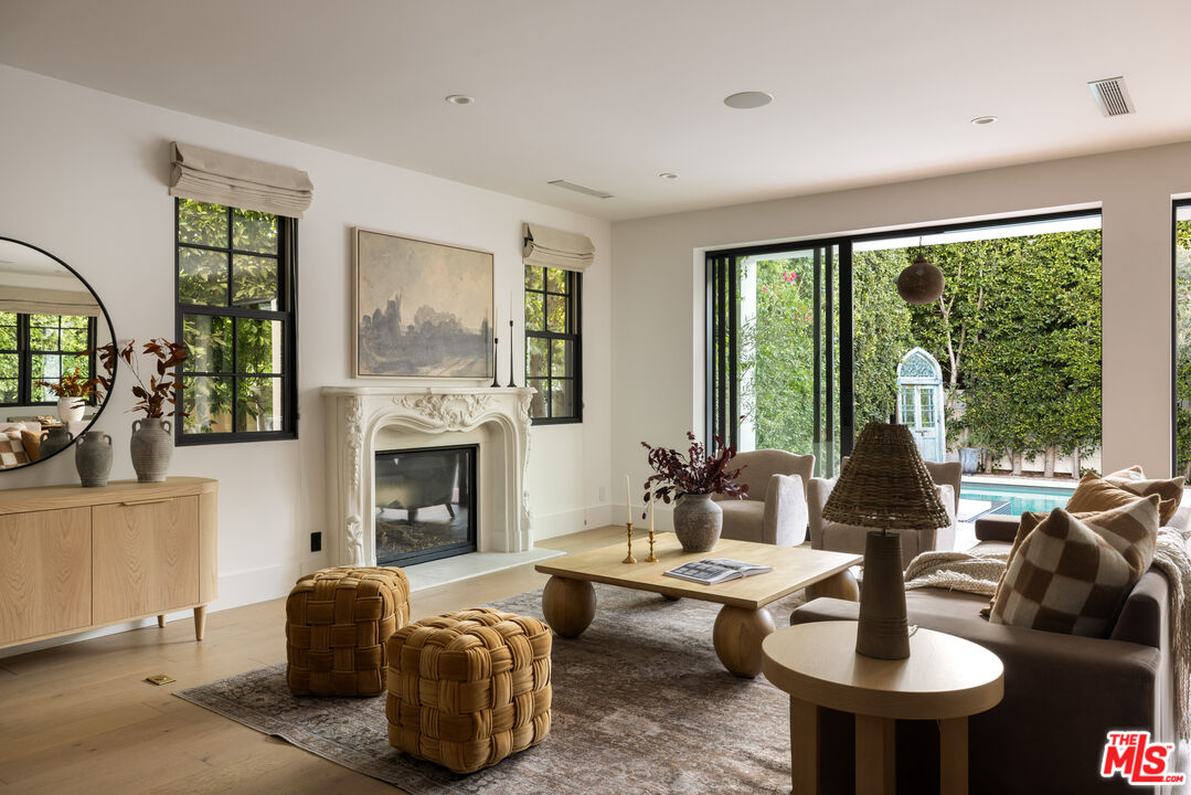 113 N La Jolla Ave