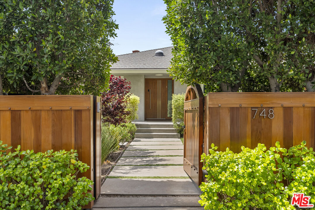 748 24th St, Santa Monica