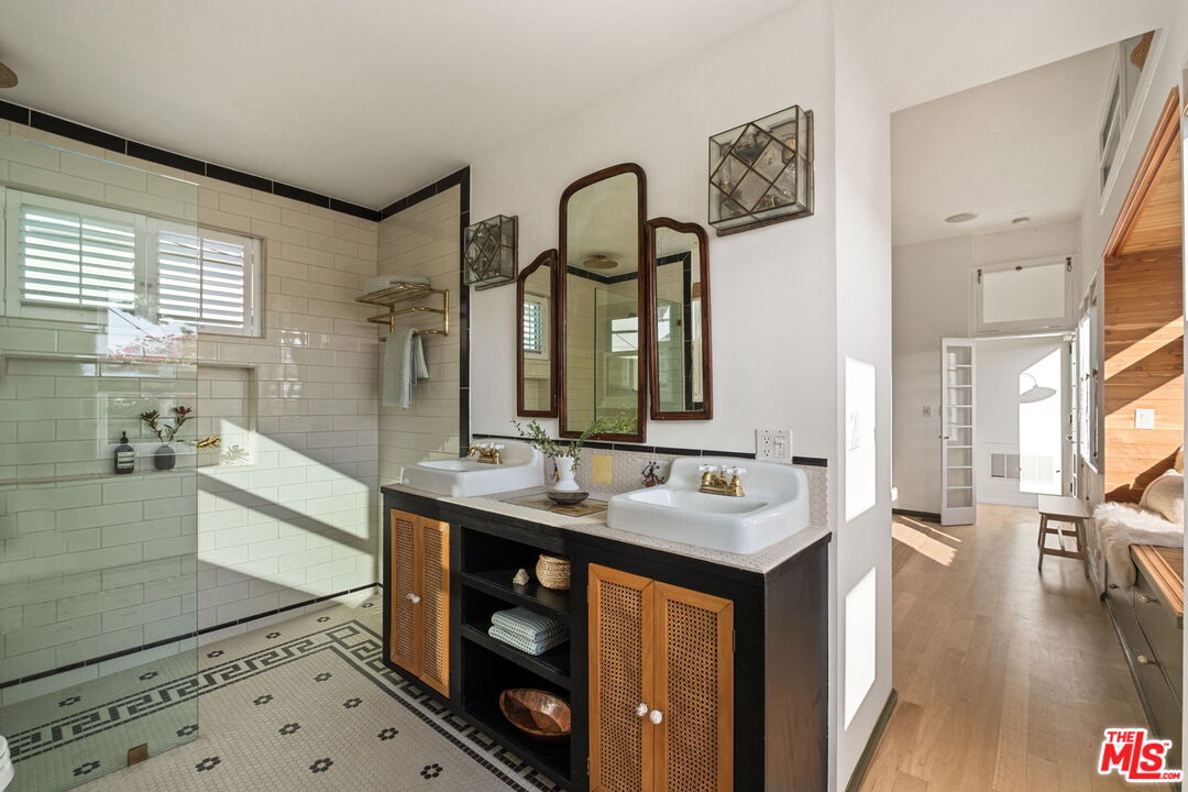 532 Rialto Ave, Venice