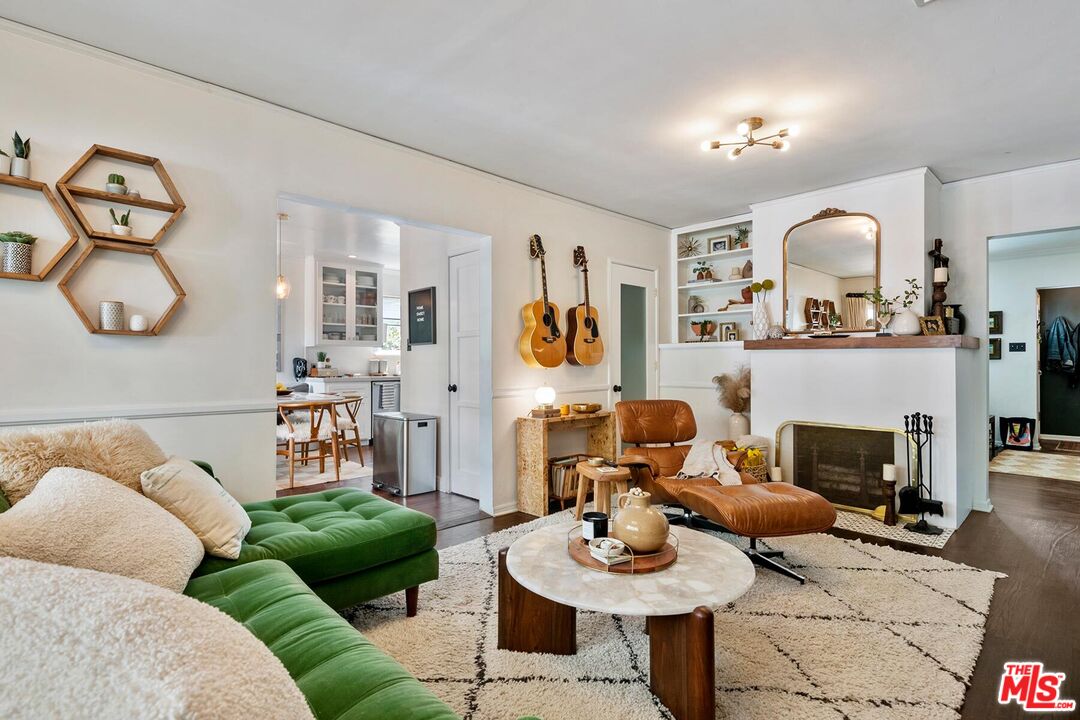 12449 Sarah St, Studio City