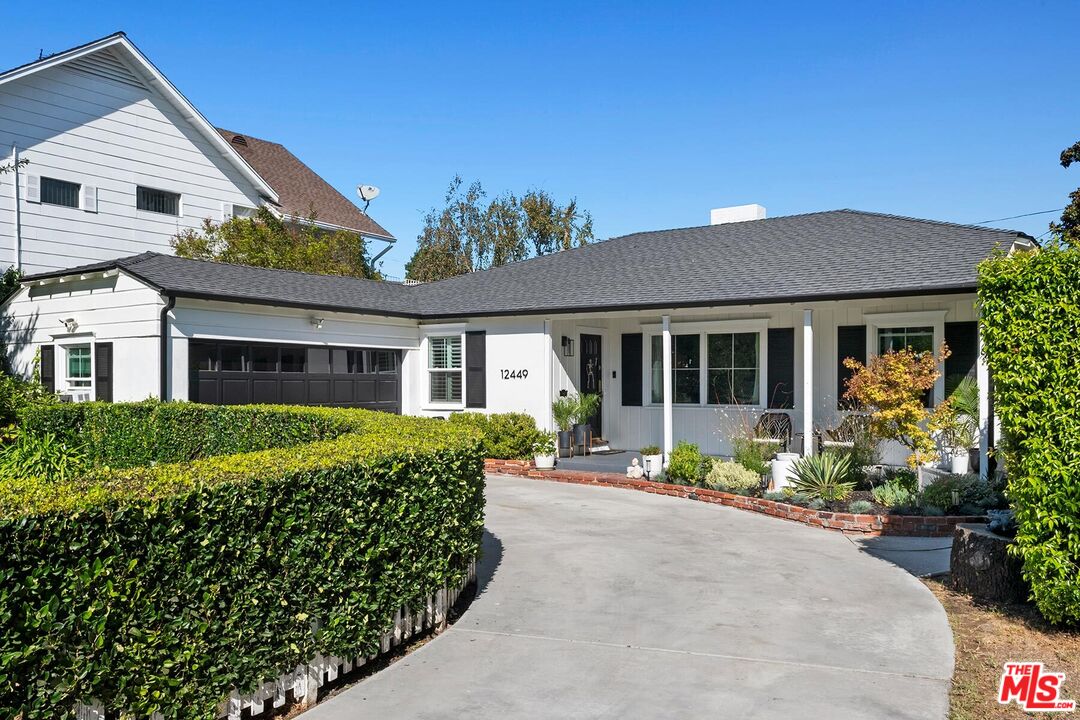 12449 Sarah St, Studio City