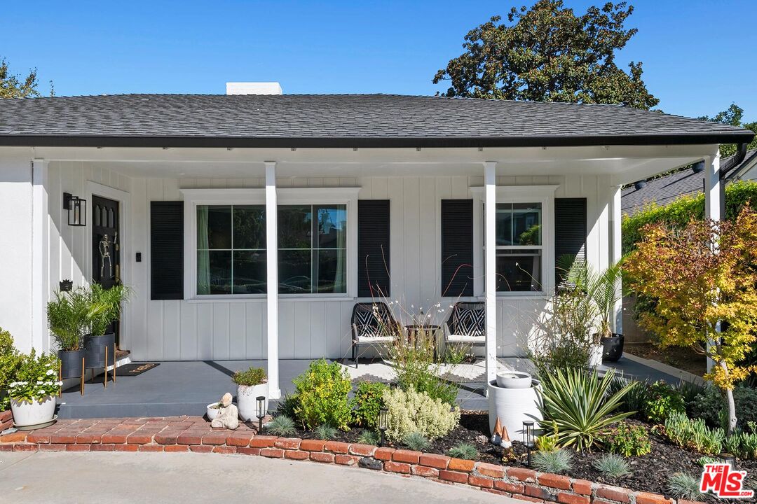 12449 Sarah St, Studio City