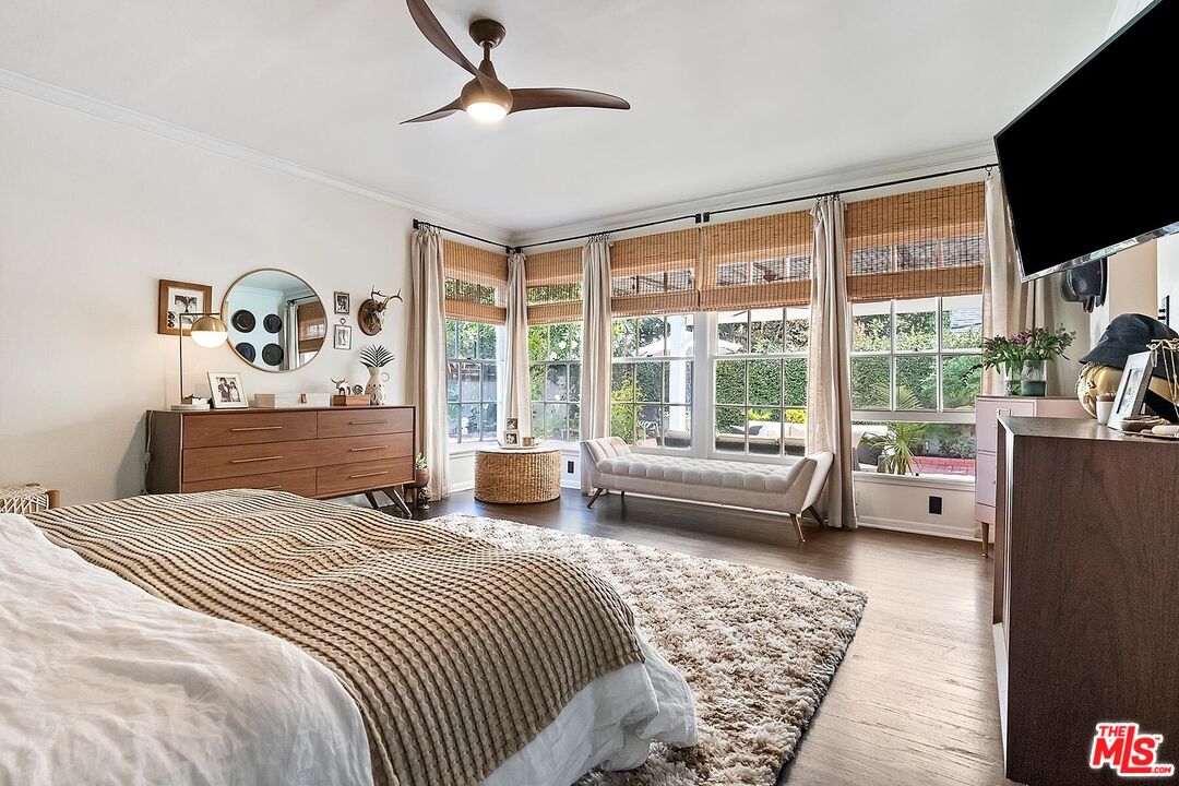 12449 Sarah St, Studio City