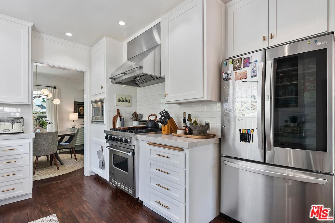 12449 Sarah St, Studio City