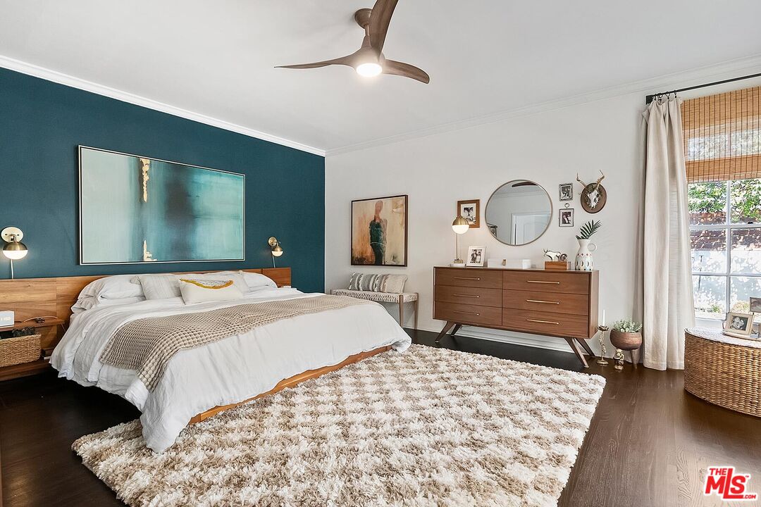 12449 Sarah St, Studio City