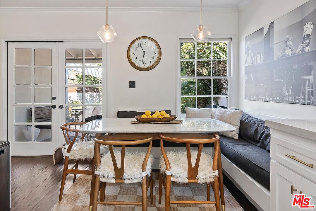 12449 Sarah St, Studio City