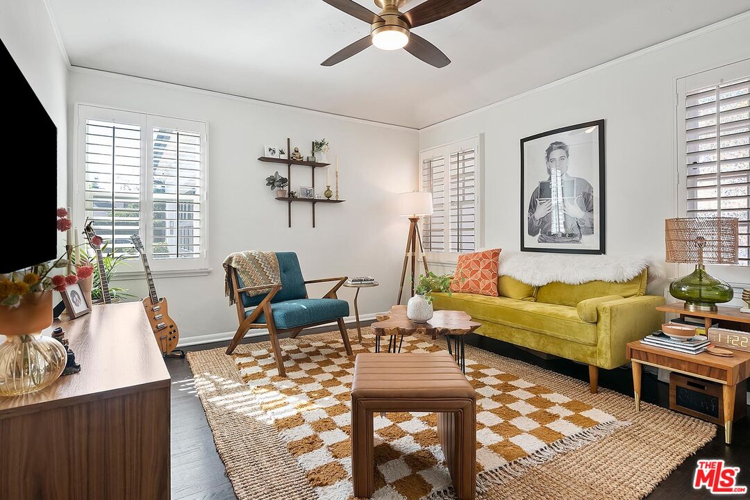 12449 Sarah St, Studio City