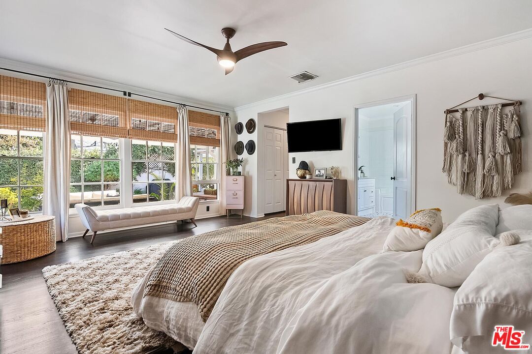 12449 Sarah St, Studio City