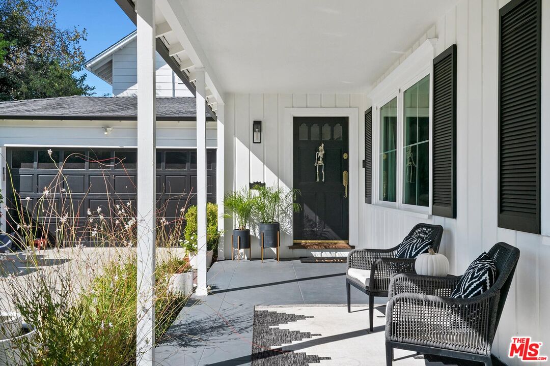 12449 Sarah St, Studio City