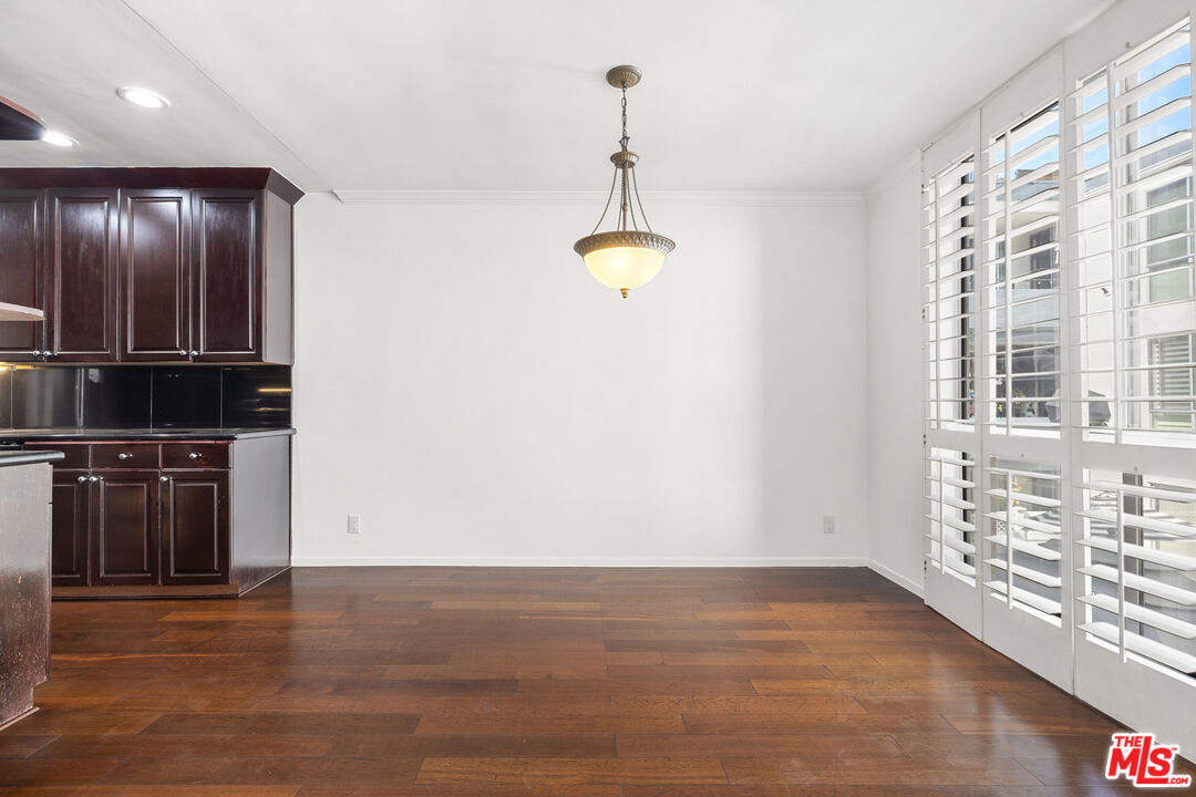 1010 N Kings Rd Unit: 202, West Hollwood