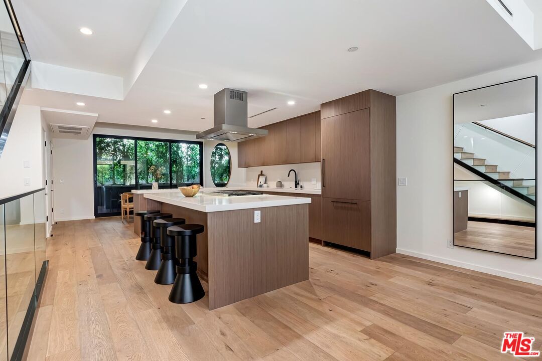 330 Rennie Ave Unit: 4, Venice