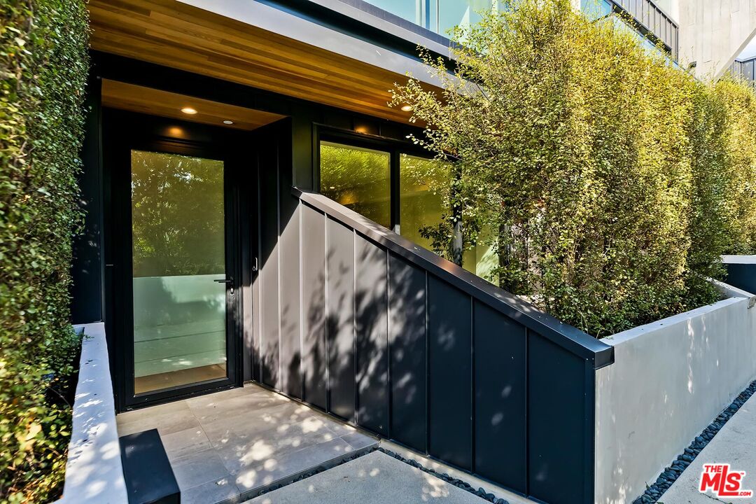 330 Rennie Ave Unit: 4, Venice