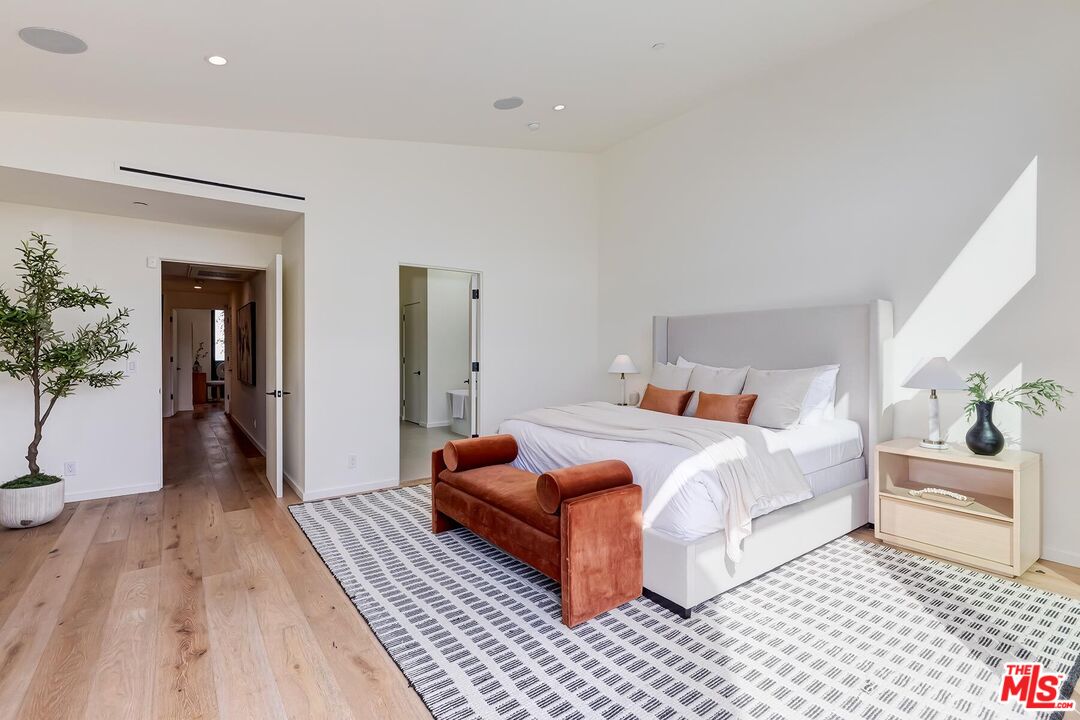 330 Rennie Ave Unit: 4, Venice
