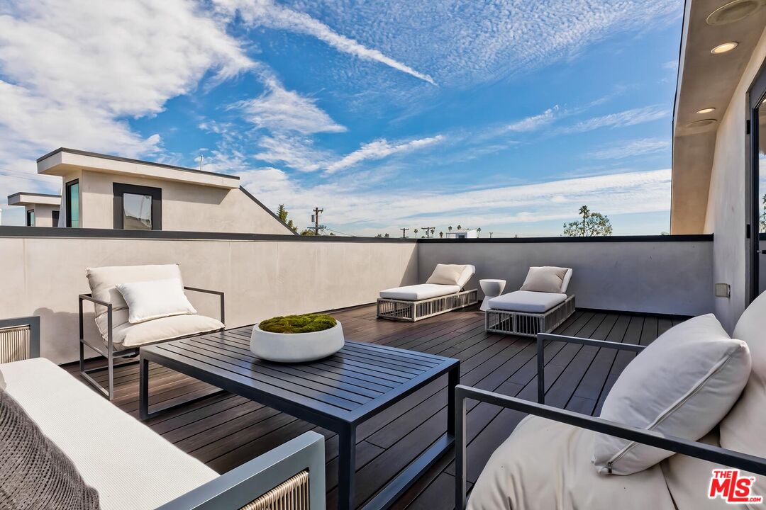 330 Rennie Ave Unit: 4, Venice