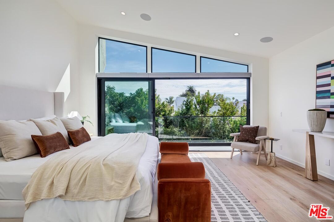 330 Rennie Ave Unit: 4, Venice