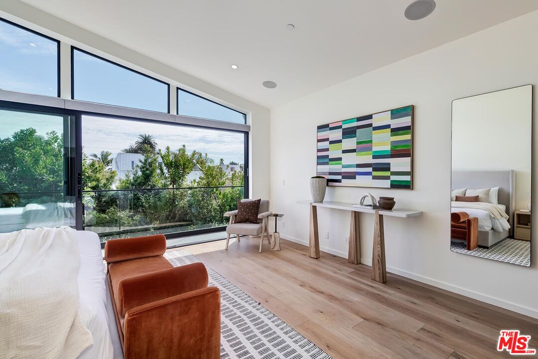 330 Rennie Ave Unit: 4, Venice