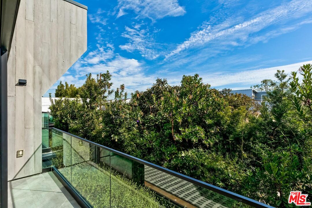 330 Rennie Ave Unit: 4, Venice